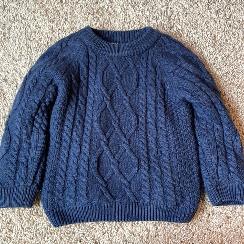 Cozy cable knit sweater with lux sherpa lining